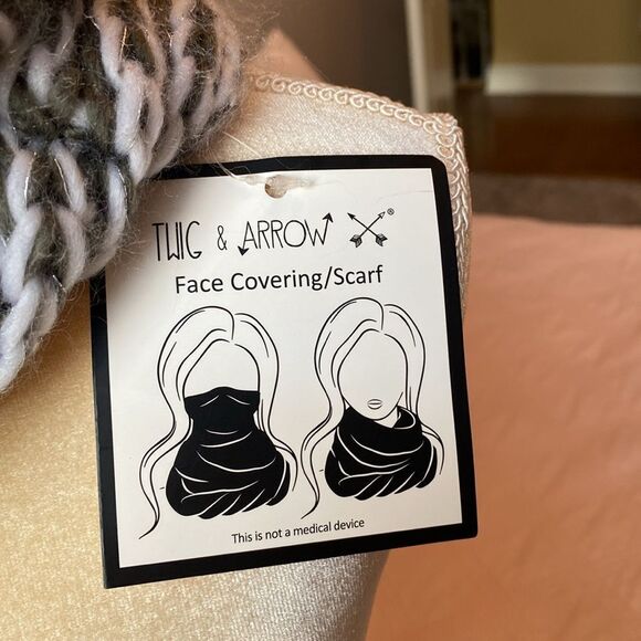 ❤️NWT Twig & Arrow Circle Scarf❤️ - Picture 3 of 5